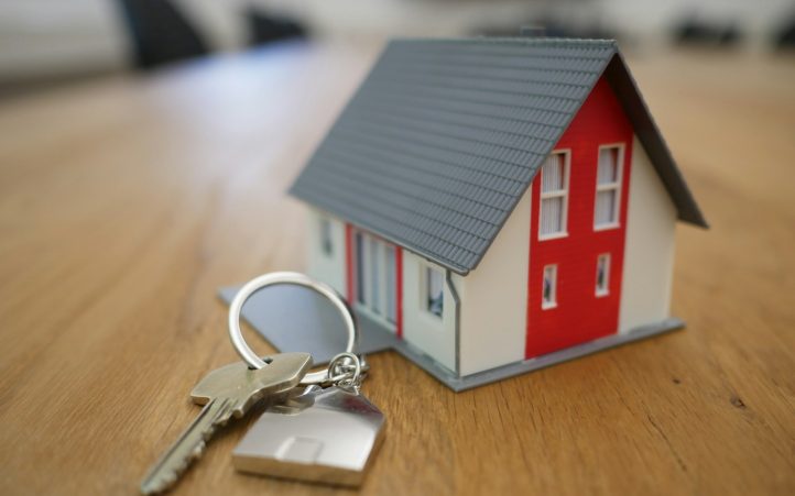 Modèle de maison avec des clés